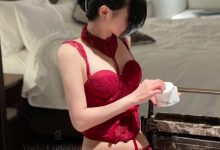 牛奶里的果汁 - 超美红色套装[27P-44MB]-秀人美女