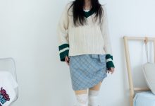 物恋传媒 NO.2312 茯苓-长靴、过膝白棉袜、厚肉丝[160P-1V-3.88G]-秀人美女