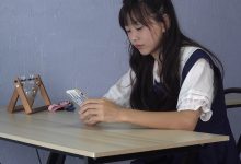 南国足艺 NO.022-静儿打扮的非常漂亮，脱掉公主鞋棉袜放松美脚[1V-2.47G]-秀人美女