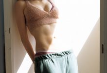 雪平莉左写真集「昼下がりのホテルで」-秀人美女