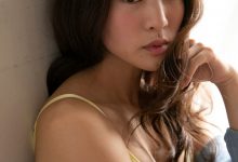 志田友美写真集「アイドルの魂は美脚に宿る」-秀人美女