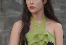 都市丽人绿色性感挂脖荷叶边街拍裙装 【191P-1.95G】-秀人美女