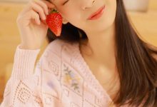 草莓美女长腿诱惑私房图片-秀人美女