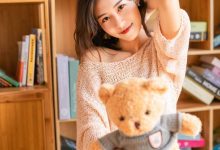 气质美女性感露肩写真图片-秀人美女