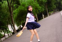 制服美女清纯迷人写真图片-秀人美女