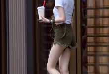 都市丽人听歌的长腿牛仔热裤美女【30P-125MB】-秀人美女