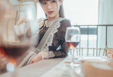 喵糖映画 VOL.147 白色泳装之温泉-秀人美女