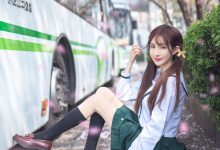 王羽衫 -JK大巴 [20P-26.7MB]-秀人美女