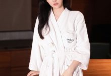 谢小蒽(幼幼)《和闺蜜唐宁宁戏水》原版写真 [80P-880MB]-秀人美女