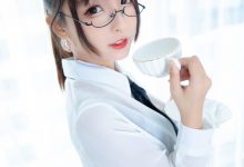 神楽板真冬 — ホワイトオフィス[150P／315MB]-秀人美女