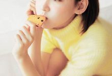 短发轻熟少女性感美腿卧室写真图片-秀人美女