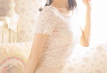 床上美女长腿翘臀大胆诱惑写真-秀人美女