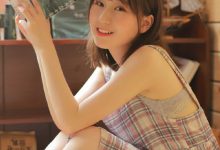 清新温婉美女格子裙私房图片-秀人美女