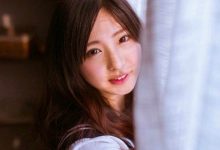 日系白色睡衣美腿丝袜甜美写真图片-秀人美女