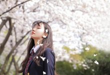 制服美女清纯迷人户外写真图片-秀人美女