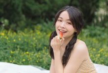 日系美少女清新文艺户外写真图片-秀人美女