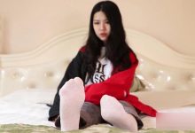 脚模摄影 No.020-美女大学生各种丝袜和裸足 [1V-1.83G]-秀人美女