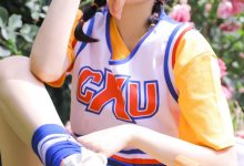 运动服美女性感俏皮长腿写真-秀人美女