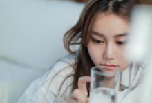 白衬衫美女慵懒清新美女大胆写真-秀人美女