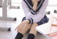 校园制服美女性感学院风诱惑美女图片-秀人美女