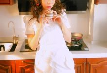 极品美女厨娘细长美腿诱惑写真-秀人美女