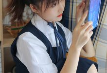 白丝美女性感制服诱惑写真-秀人美女