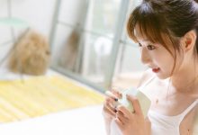 吊带热裤美女酥胸美腿性感写真图片-秀人美女