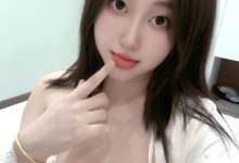 微密圈爱喝牛奶的墩墩_丝绒睡衣 [20P+1V-63MB]-秀人美女