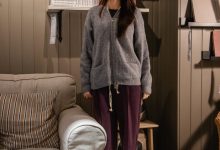 足愉心 NO.016 软软（搭配：灰色线套、紫色长裤、帆布鞋、卡通棉袜、裸足）[110P+2V／10.0GB]-秀人美女