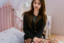 足愉心 NO.032 软软（搭配：黑色外套、黄色格子长裤、毛绒拖鞋、粉色棉袜、裸足）[120P+2V／11.4GB]-秀人美女