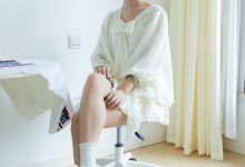 物恋传媒 No.2489 南南-板鞋、白棉袜、裸足 [150P1V-3.47GB]-秀人美女