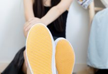 物恋传媒 No.2623 小暖-高跟鞋、白棉袜、裸足 [162P1V-3.90GB]-秀人美女