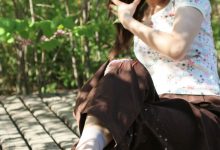 [王朝贵足]0074 外景套图 宣萱灰色水晶短丝游园仕女系列A-秀人美女
